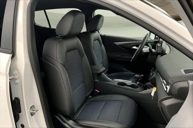 new 2025 Buick Envista car, priced at $27,630