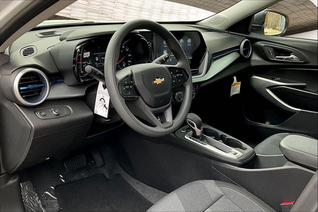 new 2025 Chevrolet Trax car, priced at $20,801