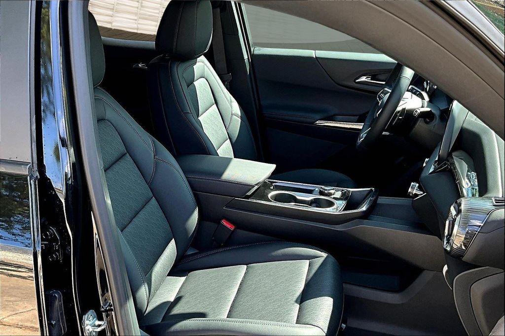 new 2026 Chevrolet Equinox car, priced at $30,816