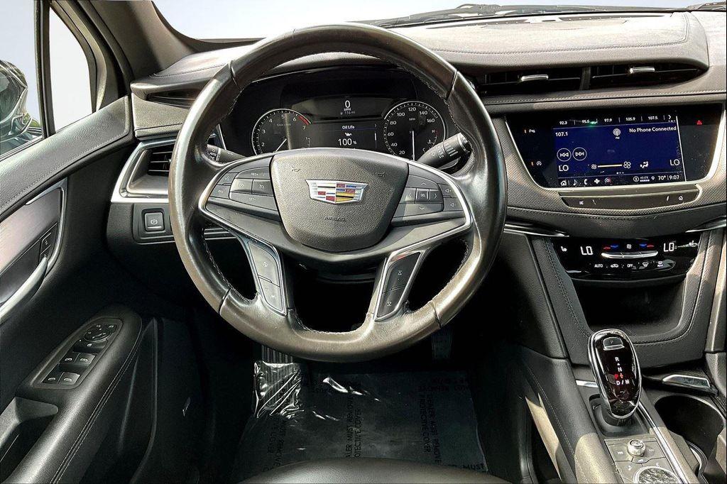 used 2022 Cadillac XT5 car, priced at $26,999