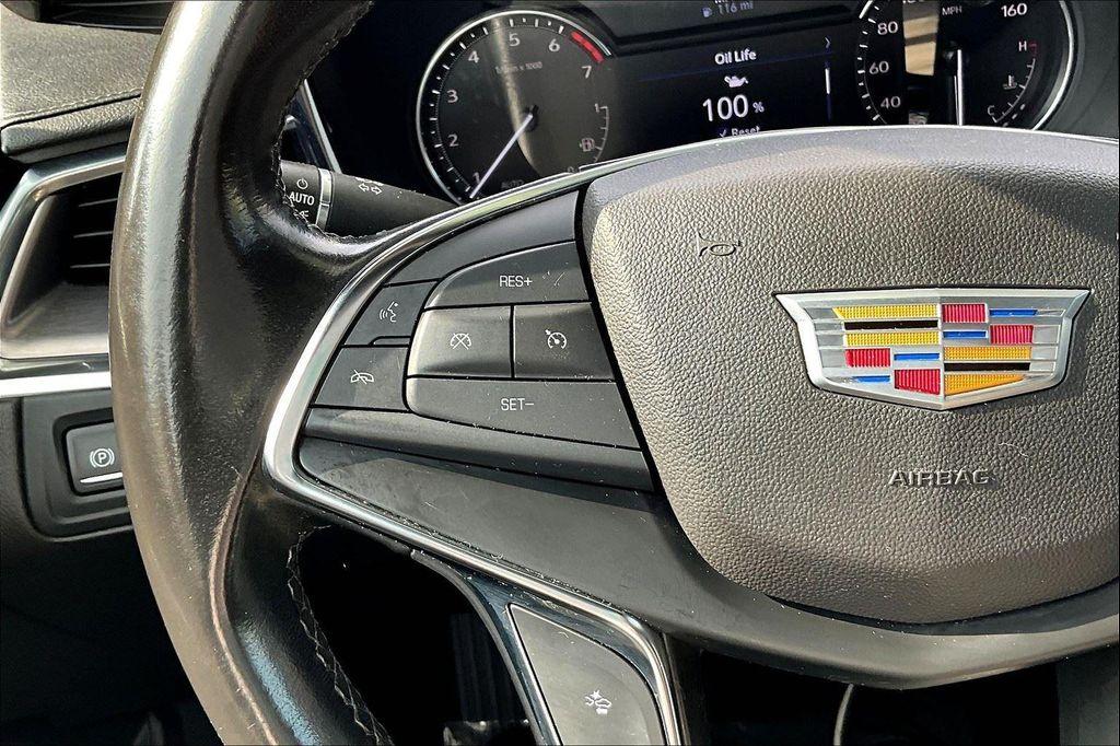 used 2022 Cadillac XT5 car, priced at $26,999