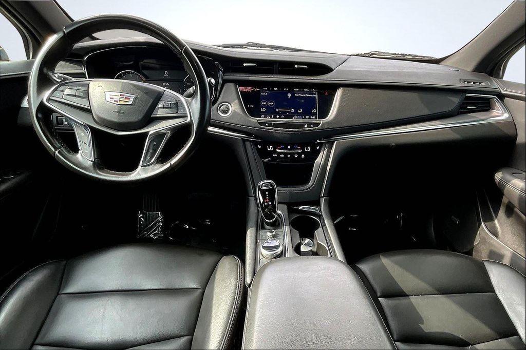 used 2022 Cadillac XT5 car, priced at $26,999