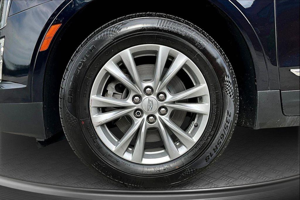 used 2022 Cadillac XT5 car, priced at $26,999