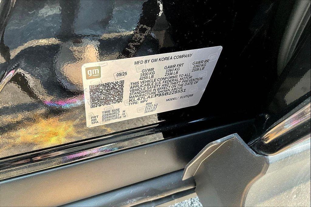 new 2025 Buick Envista car, priced at $26,828