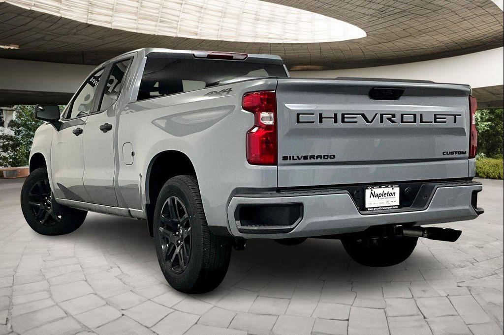 new 2024 Chevrolet Silverado 1500 car, priced at $39,132