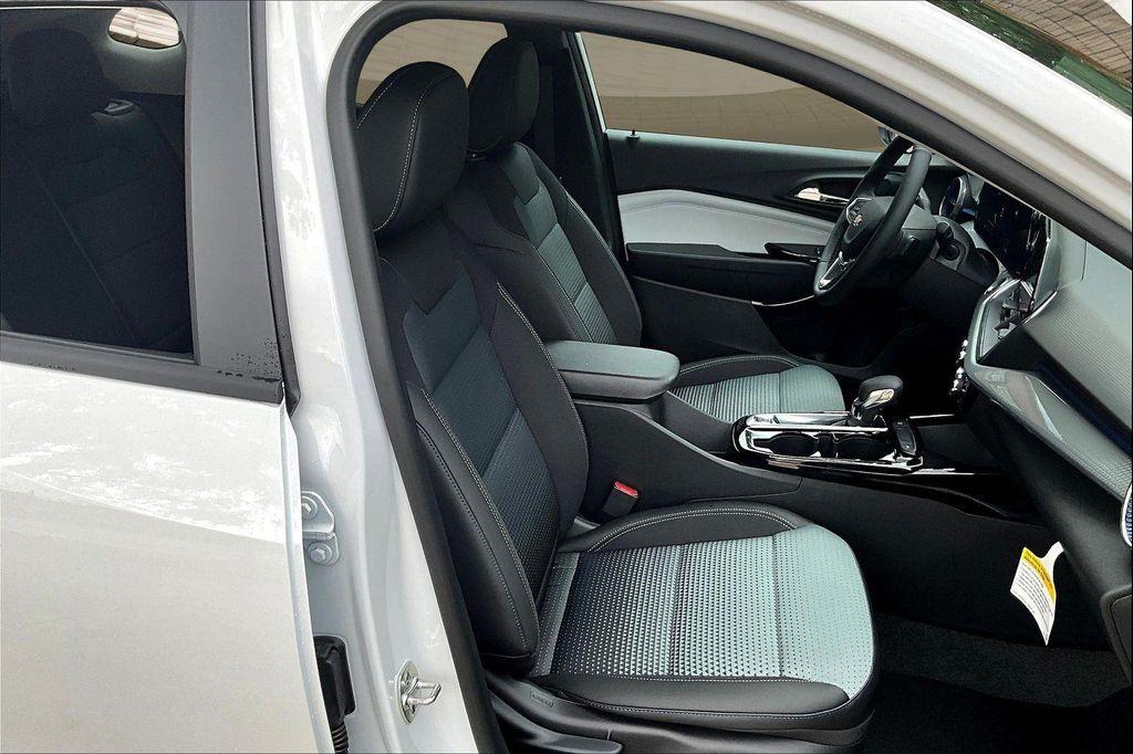 new 2025 Chevrolet Trax car, priced at $23,810