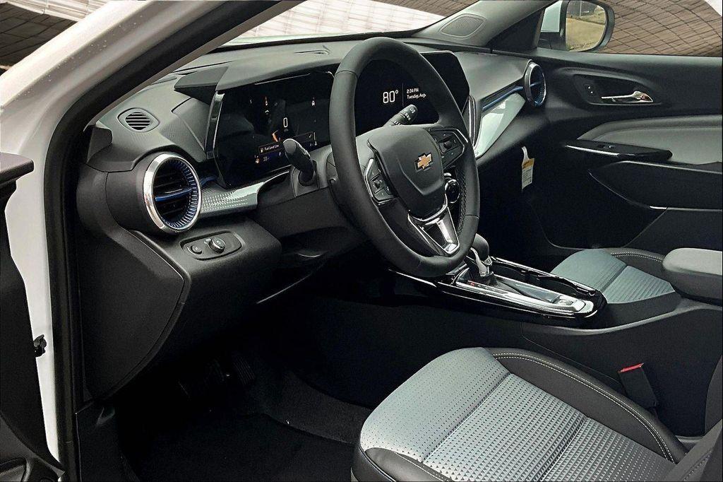 new 2025 Chevrolet Trax car, priced at $23,810