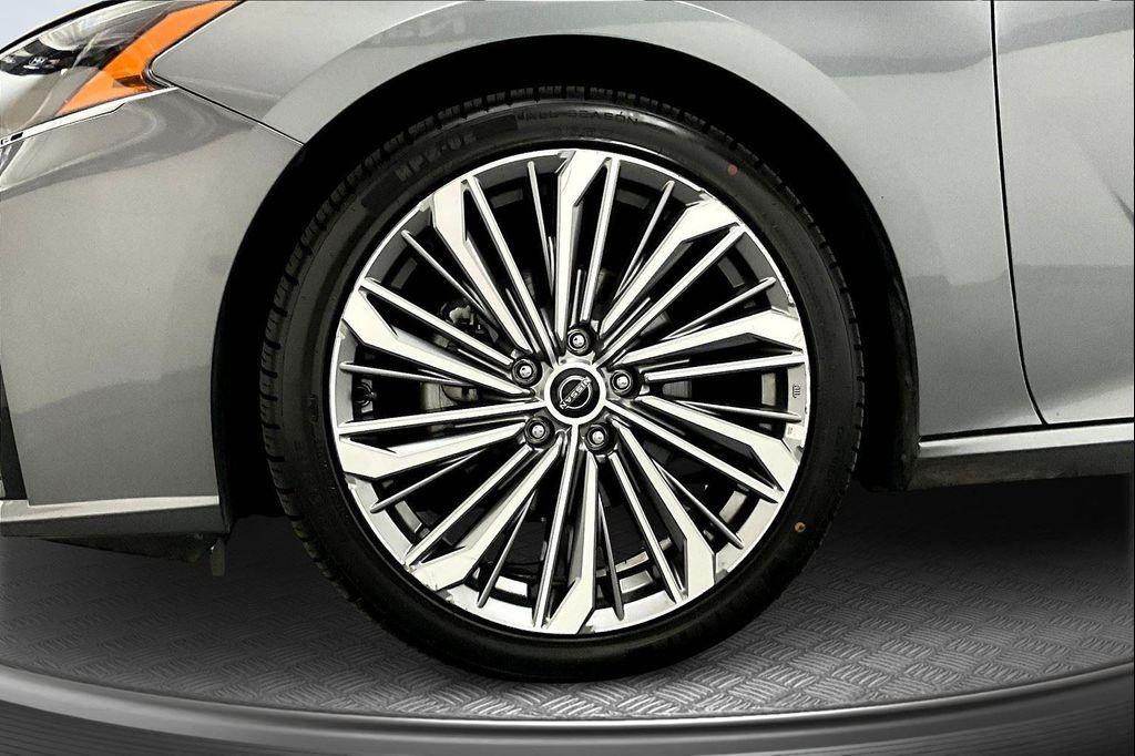 used 2023 Nissan Altima car, priced at $21,886