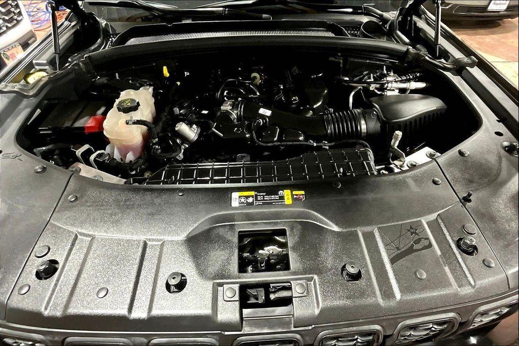 used 2024 Jeep Grand Cherokee L car, priced at $30,996