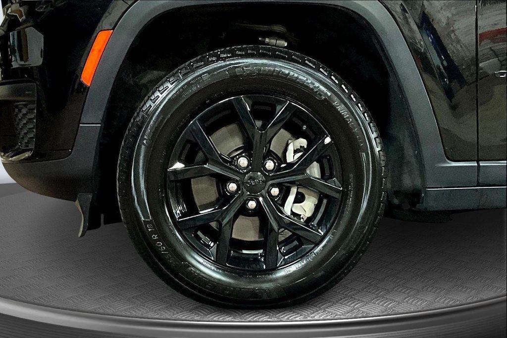 used 2024 Jeep Grand Cherokee L car, priced at $30,996