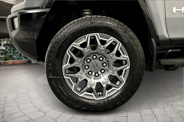 new 2025 GMC HUMMER EV Pickup car, priced at $104,570