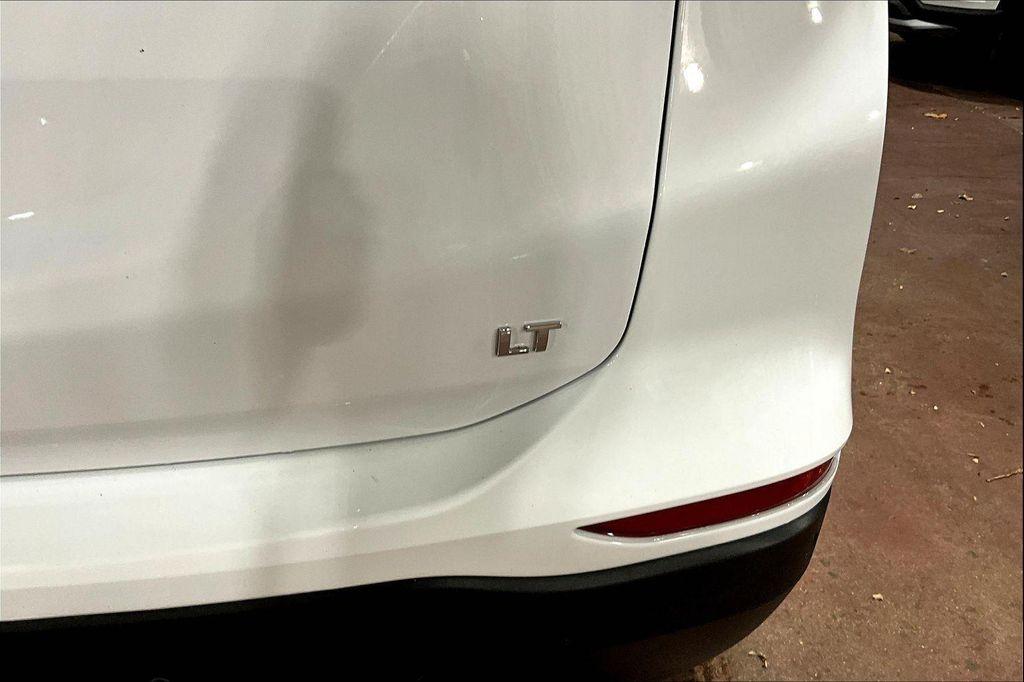 used 2024 Chevrolet Equinox car, priced at $21,994