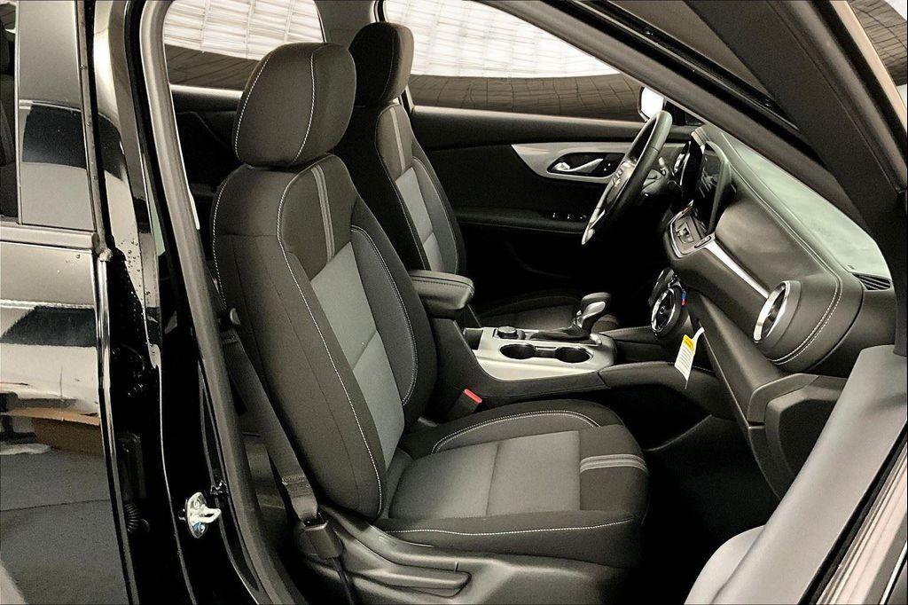 new 2025 Chevrolet Blazer car, priced at $34,262
