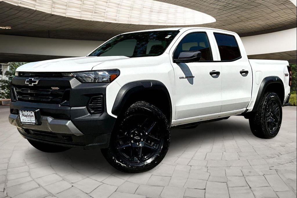 new 2025 Chevrolet Colorado car, priced at $40,556