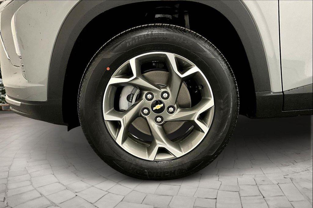 new 2025 Chevrolet Trax car, priced at $24,211