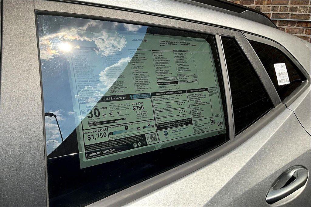 new 2025 Chevrolet Trax car, priced at $24,211