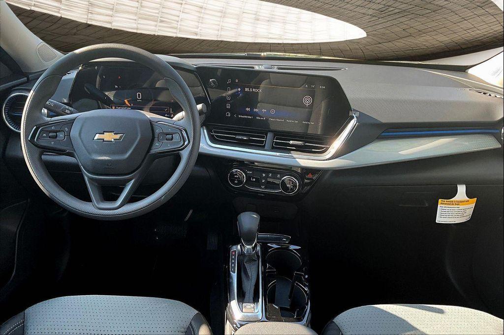 new 2025 Chevrolet Trax car, priced at $22,995