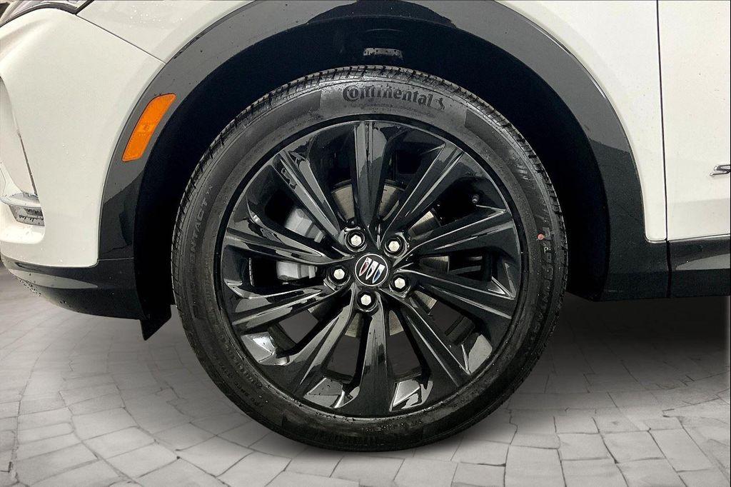 new 2025 Buick Envista car, priced at $27,473