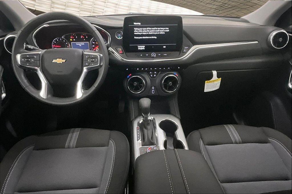 new 2025 Chevrolet Blazer car, priced at $35,917