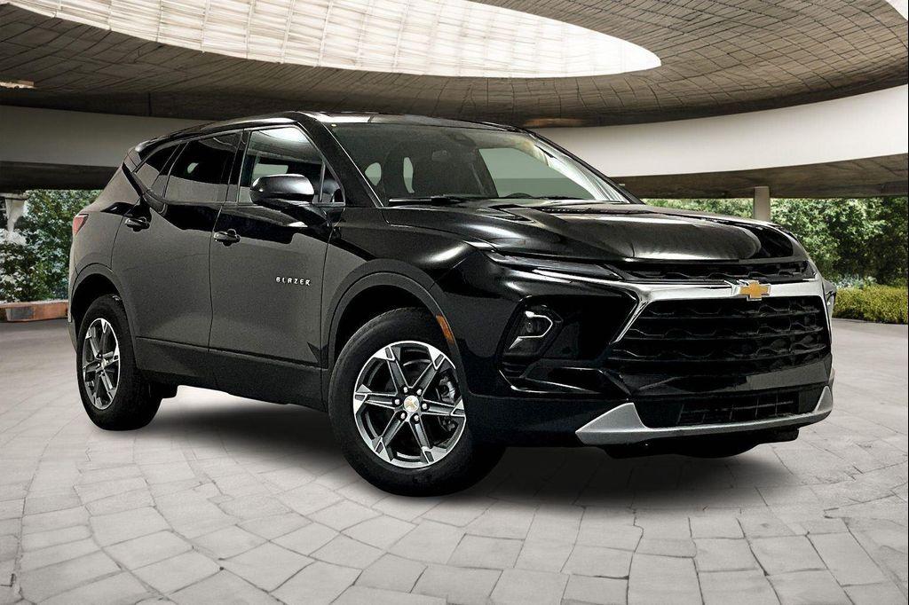 new 2025 Chevrolet Blazer car, priced at $35,917