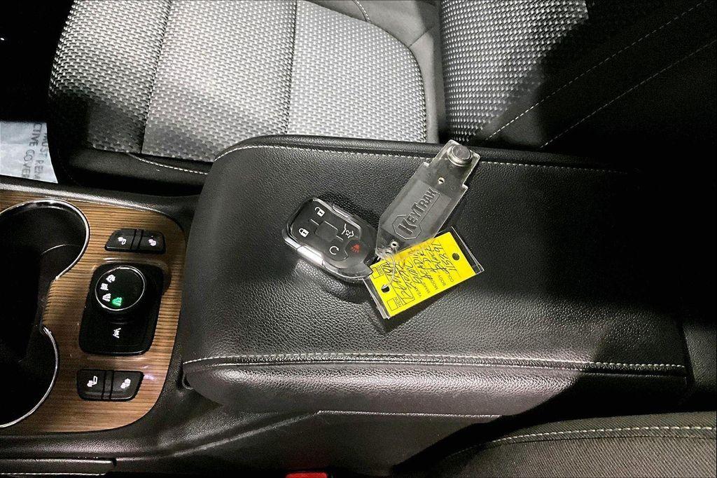 used 2022 GMC Acadia car, priced at $24,991