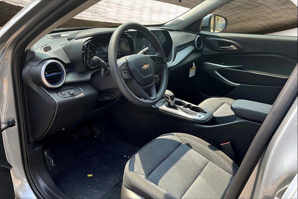 new 2025 Chevrolet Trax car, priced at $22,610