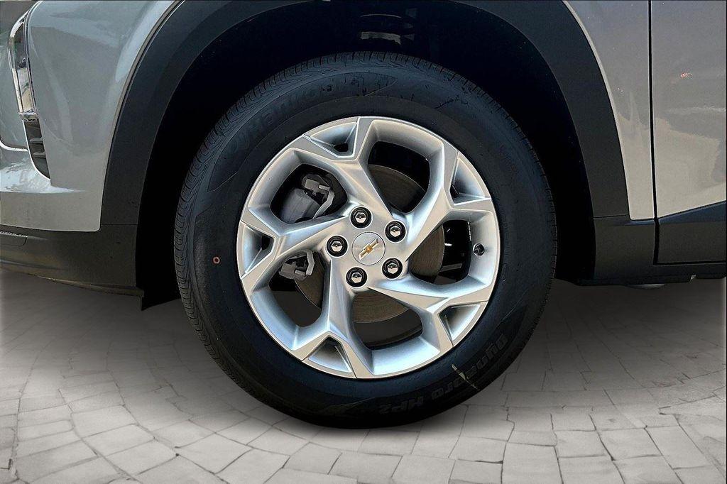 new 2025 Chevrolet Trax car, priced at $22,610