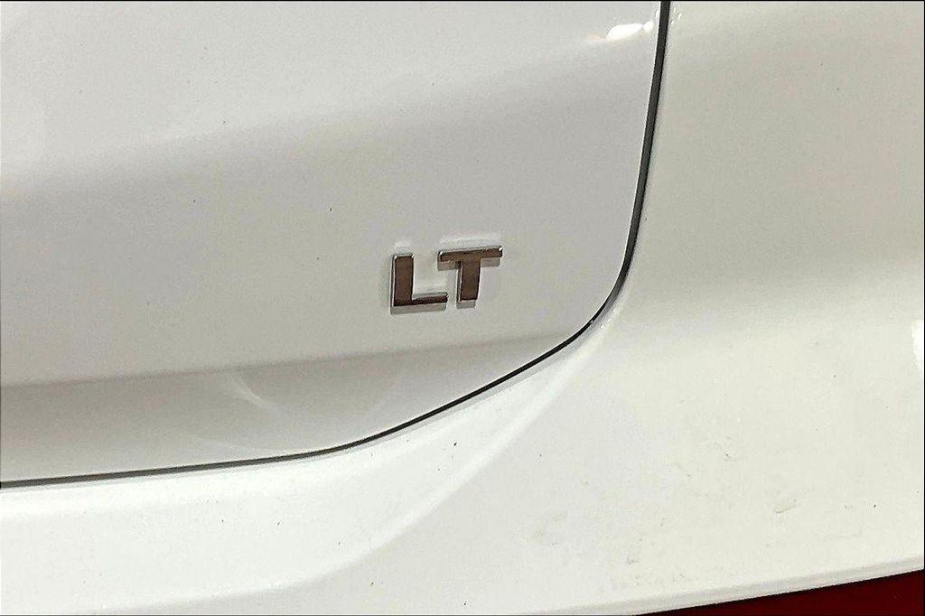 used 2023 Chevrolet Equinox car, priced at $21,494