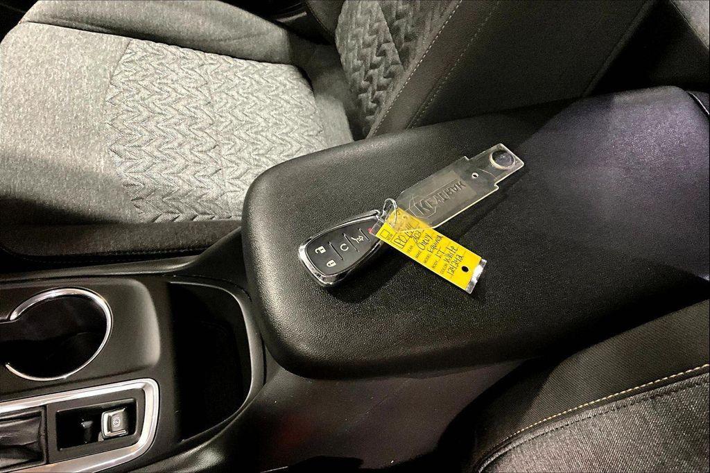 used 2023 Chevrolet Equinox car, priced at $21,494