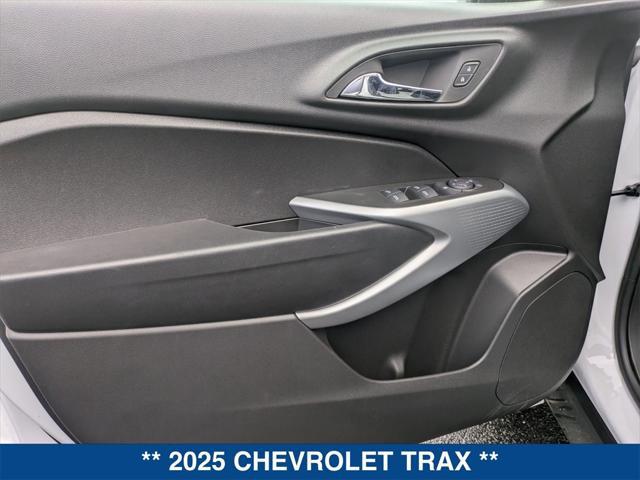 new 2025 Chevrolet Trax car, priced at $23,290