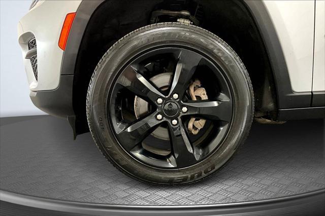 used 2022 Jeep Grand Cherokee car, priced at $31,105