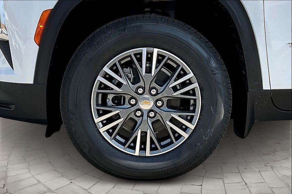 new 2026 Chevrolet Traverse car, priced at $42,503