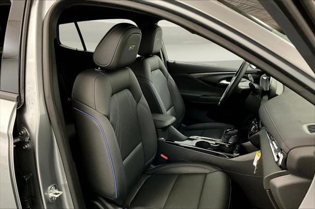 new 2025 Buick Envista car, priced at $27,440