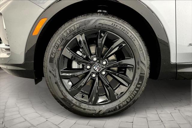 new 2025 Buick Envista car, priced at $27,440