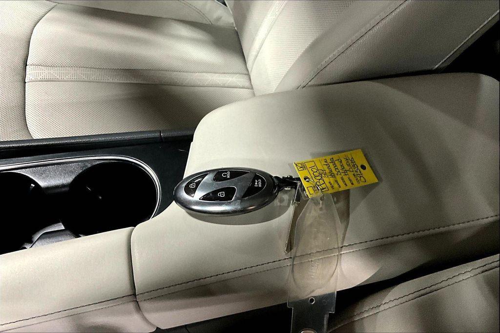 used 2024 Hyundai Sonata Hybrid car, priced at $28,991