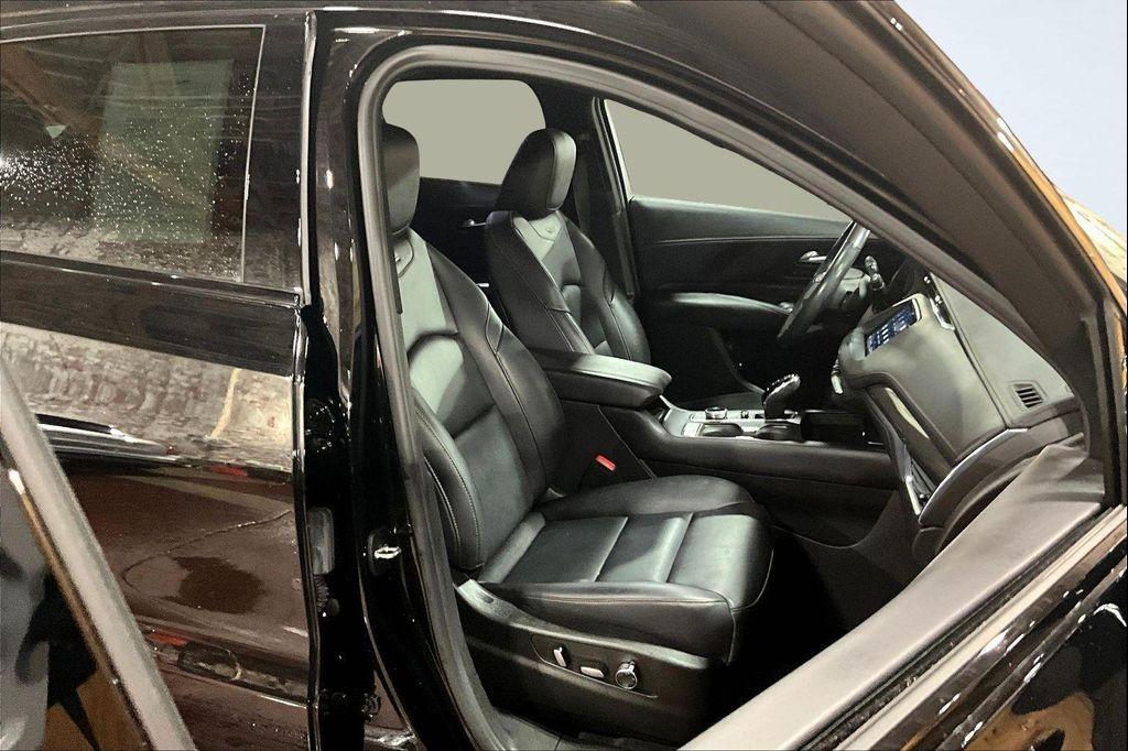 used 2023 Cadillac XT4 car, priced at $28,991