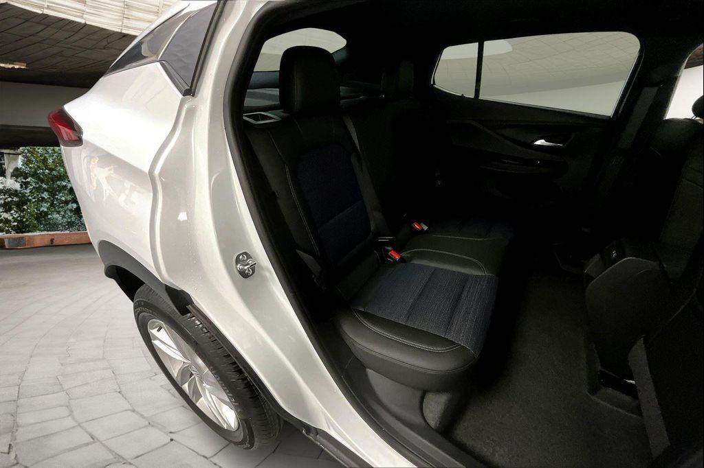 new 2025 Buick Envista car, priced at $23,571