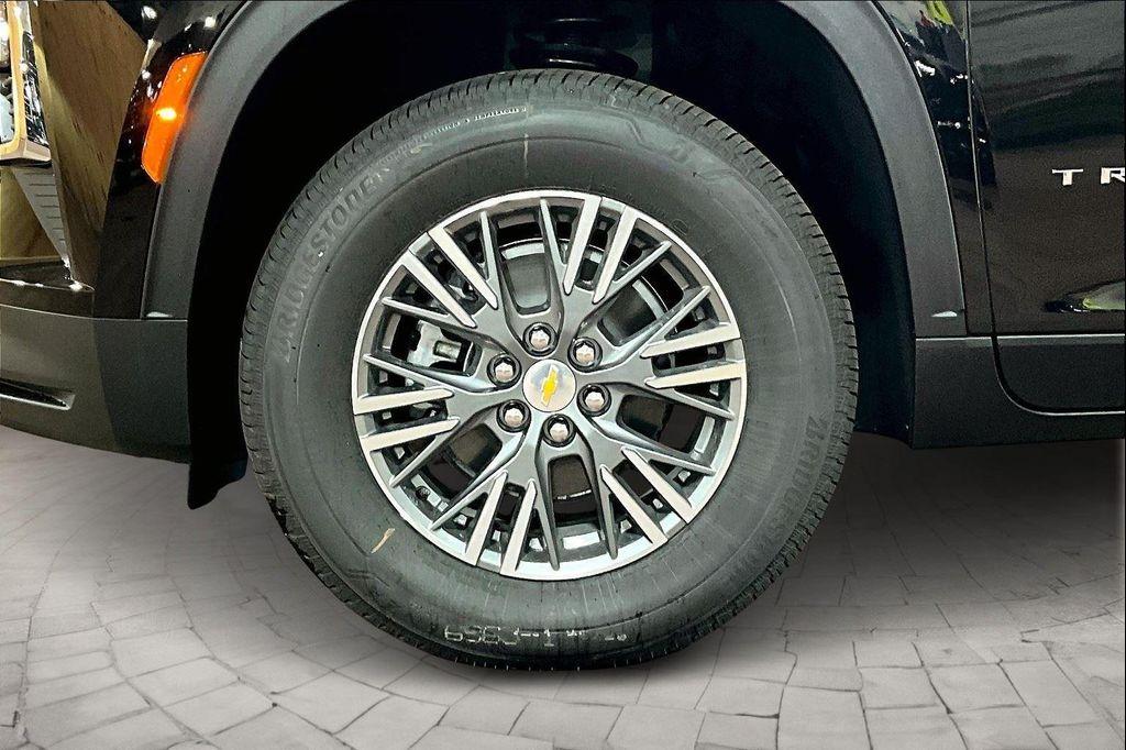 new 2025 Chevrolet Traverse car, priced at $43,474