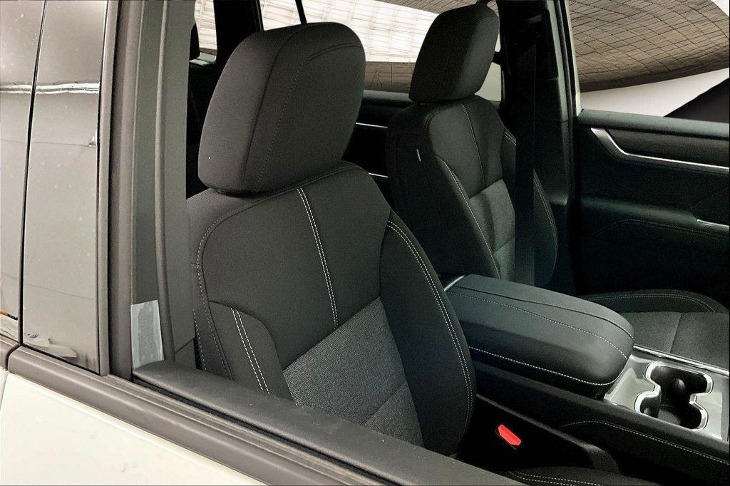 new 2025 GMC Acadia car, priced at $39,866