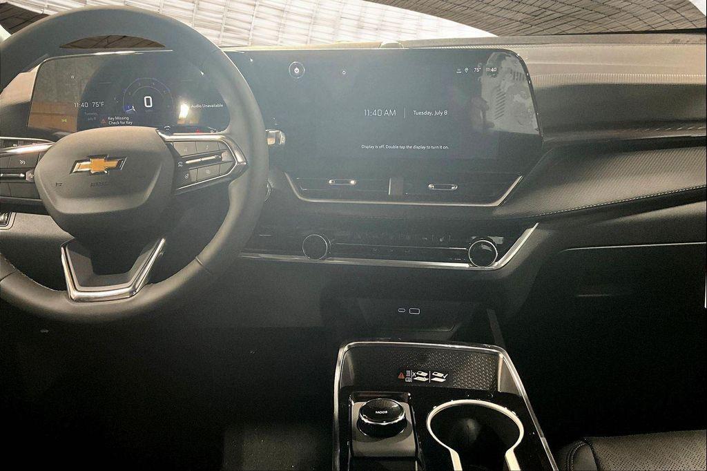 new 2026 Chevrolet Equinox car, priced at $28,443