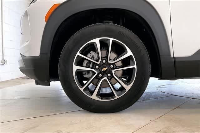 used 2025 Chevrolet TrailBlazer car, priced at $26,948