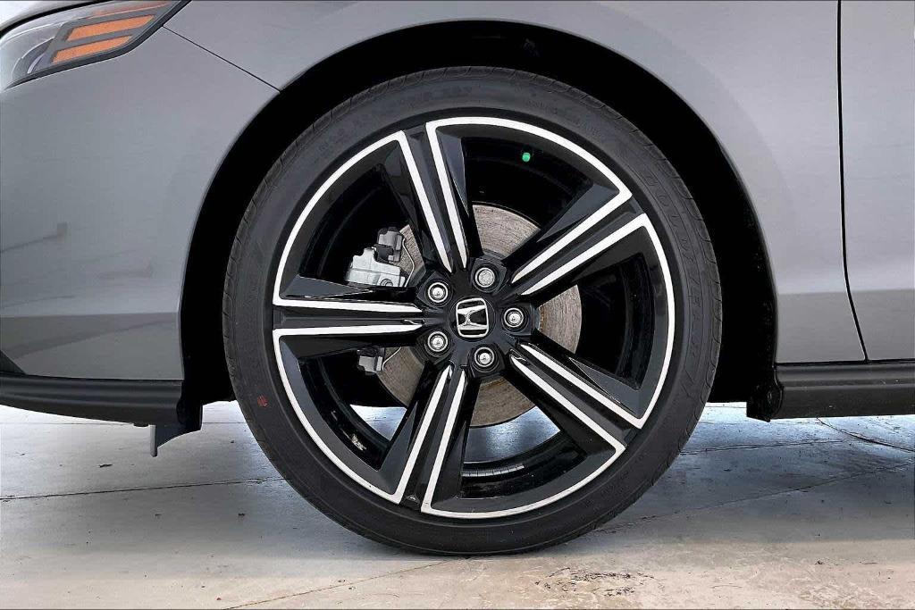 new 2025 Honda Accord Hybrid car, priced at $35,260