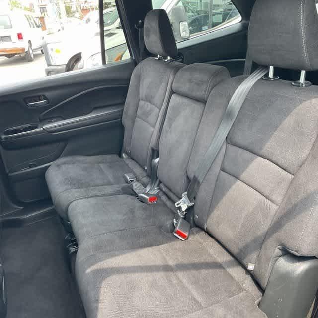 used 2022 Honda Pilot car, priced at $30,790
