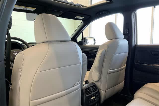 used 2022 Honda Passport car, priced at $32,030