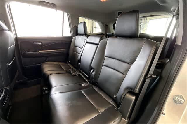 used 2022 Honda Pilot car, priced at $31,877