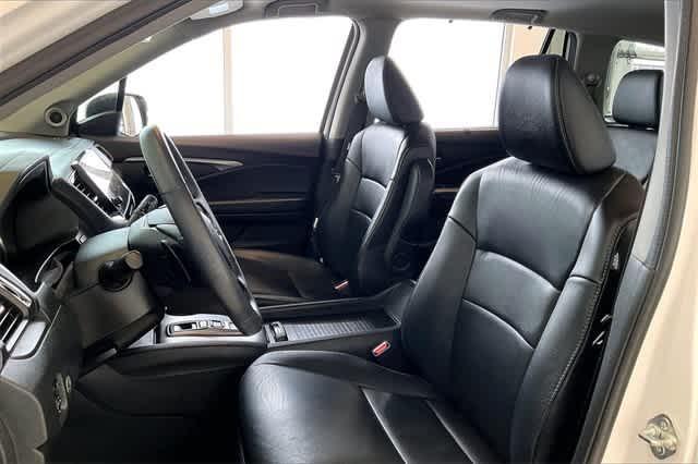 used 2022 Honda Pilot car, priced at $31,877