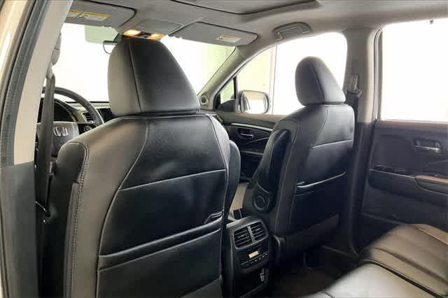 used 2022 Honda Pilot car, priced at $31,877