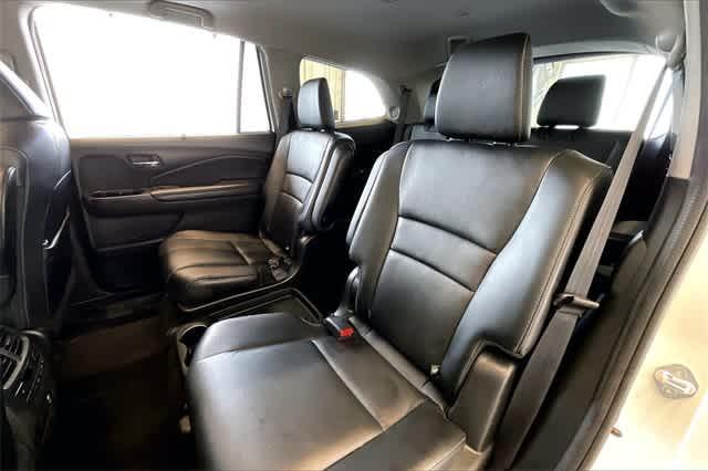 used 2022 Honda Pilot car, priced at $32,694