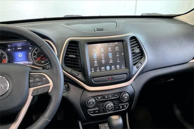 used 2015 Jeep Cherokee car, priced at $11,234