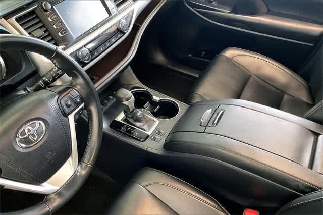 used 2019 Toyota Highlander car, priced at $27,188